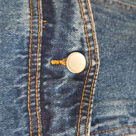 Fashion Nova Dark Wash Demin Jacket with Multiple Pockets Size Large - Picture 3 of 8